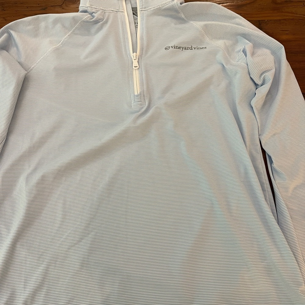 Boys vineyard vines Sankaty quarter zip. Size Large (16). Blue and white